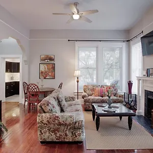 https://420waldburg-a-modern-apt-with-southern-charm-blocks.top-hotels-in-savannah.com